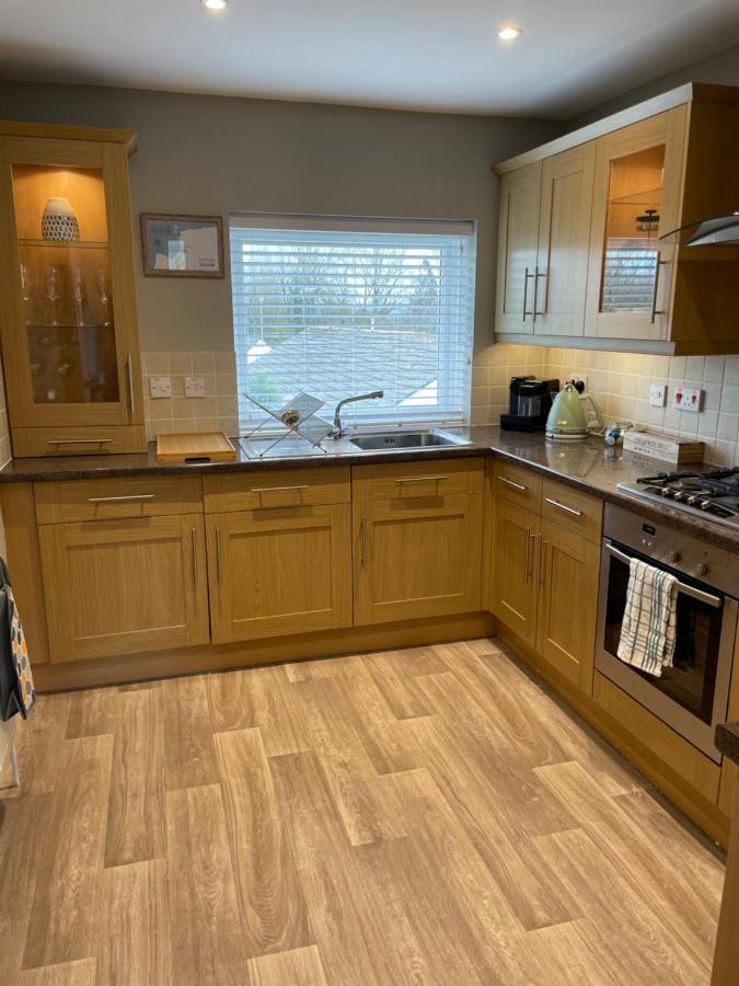 Lovely Flat Set In Parish Boundary Of Instow Apartment ภายนอก รูปภาพ
