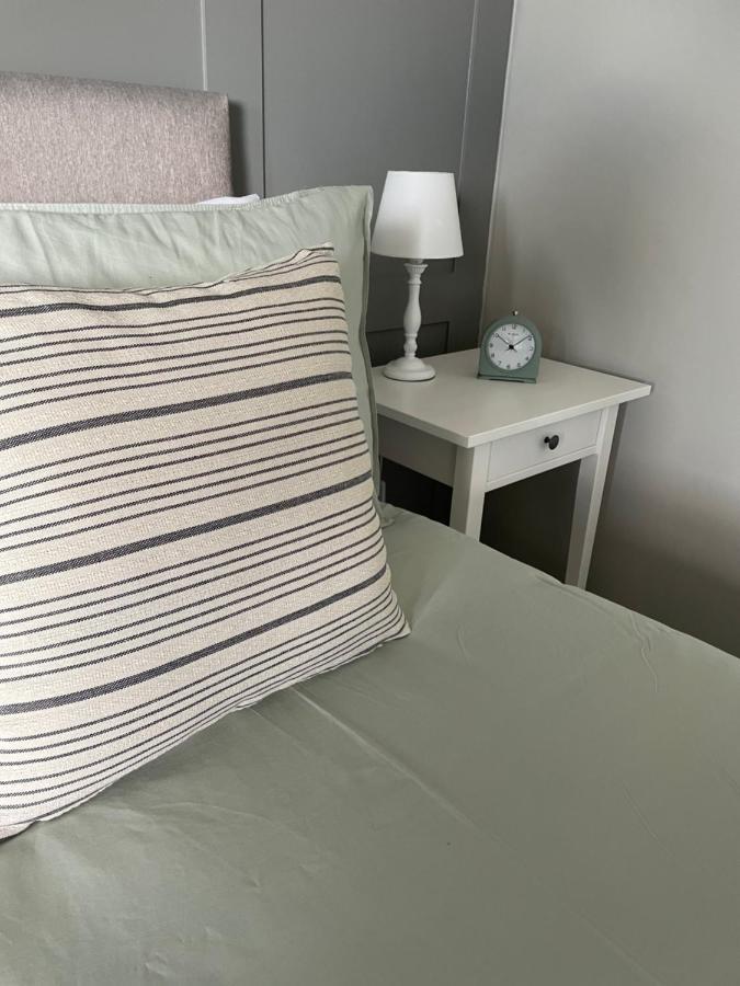 Lovely Flat Set In Parish Boundary Of Instow Apartment ภายนอก รูปภาพ